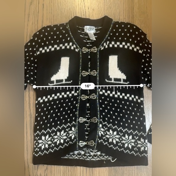 Skyr Winter Cardigan-Ice Skates-Size Medium 10/12 - Picture 6 of 6